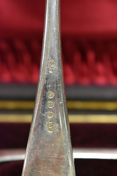 Ménagère en métal argenté et argent ajouré...
