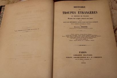 [MILITARIA], Réunion d'ouvrages sur le thème...