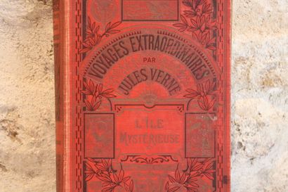 [JULES VERNE], Meeting of 3 Hachette cardboards...