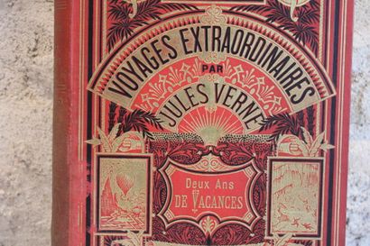 Jules VERNE, Meeting of two works:
- Voyages...