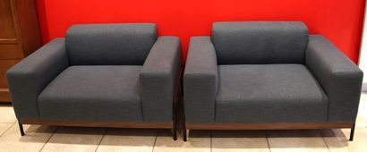 WEWOOD
Deux Fauteuil modèle 