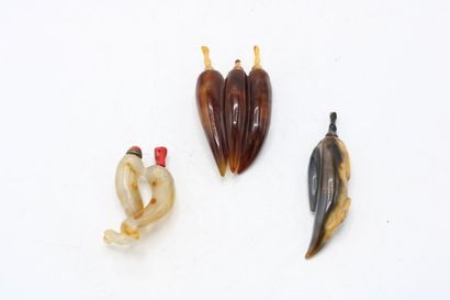 CHINE, XXe siècle
Trois flacons-tabatières...