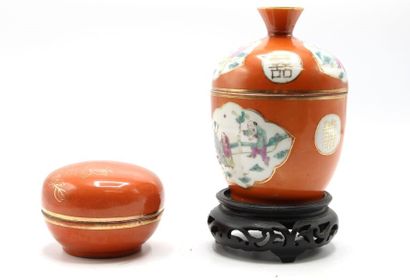 CHINE XIXe
Sorbetière à couvercle avec socle...