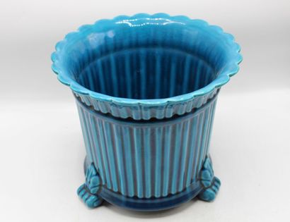 CHAROLLES
Cache pot émaillé bleu à décor...
