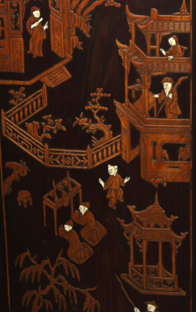 CHINE XIXe. 
Paire de panneaux en bois à...