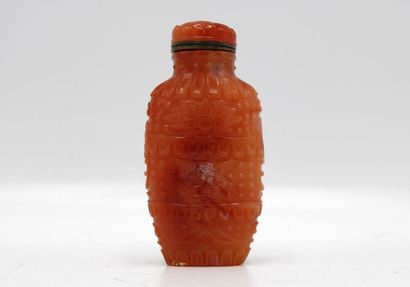 CHINE, XXe siècle
Flacon-tabatière en agate...