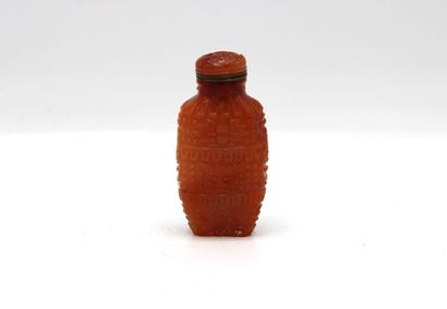 CHINE, XXe siècle
Flacon-tabatière en agate...