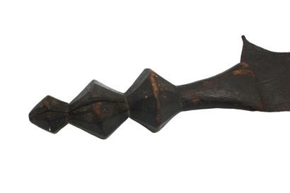 Couteau d'exécution NGuluNGombe. Manche en...