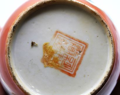 CHINE XIXe
Sorbetière à couvercle avec socle...