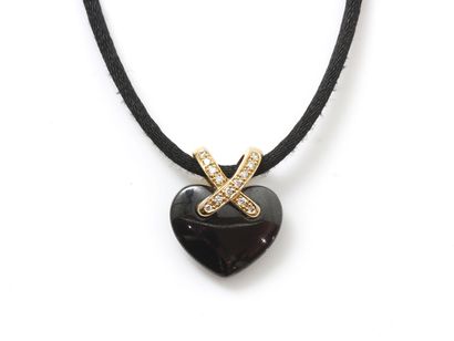 CHAUMET ''LIENS''

Pendentif en or 750 millièmes,...