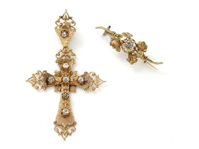 Lot en or 750 millièmes, composé d'une broche...
