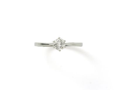 Bague solitaire en or gris 750 millièmes,...