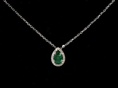 Collier en or gris 750 millièmes, retenant...