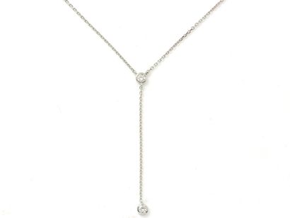 Collier en or gris 750 millièmes, composé...