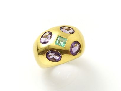 Bague chevalière en or 750 millièmes, ornée...