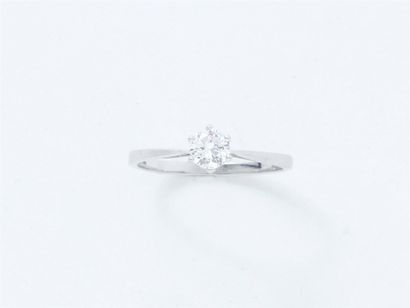 Bague solitaire en or gris 750 millièmes,...