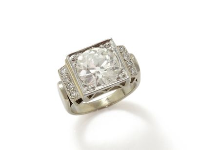 Bague chevalière en or gris 750 millièmes,...