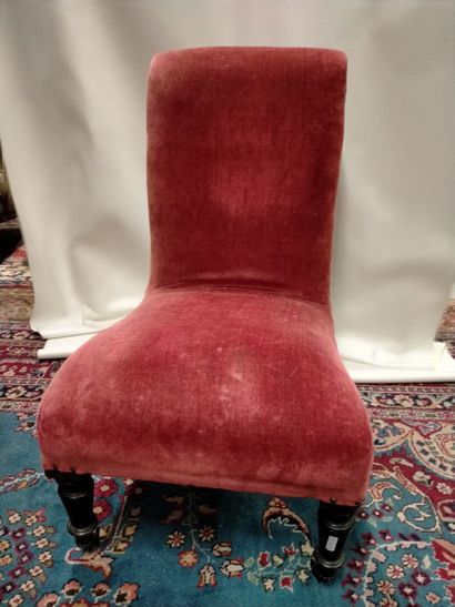 Chaise de nourrice en velours rouge