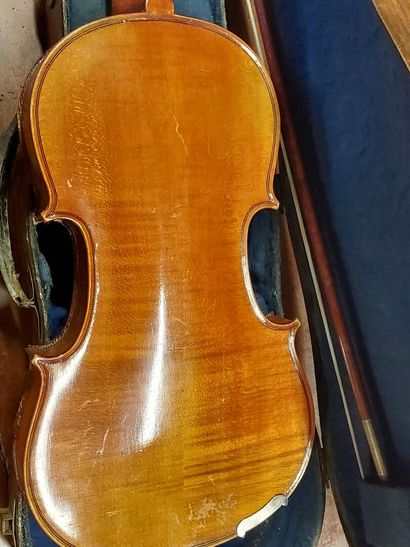 Violon A. SALVATOR Paris H.E.B. fait chez...
