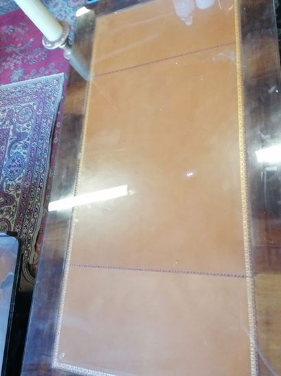 Bureau plat dessus cuir couleur camel (plaque...