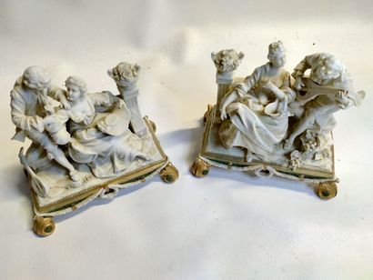 Paire de biscuits représentant 