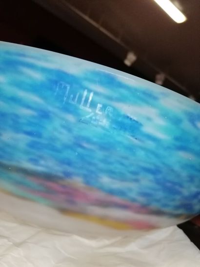 Suspension en pâte de verre signé MULLER...