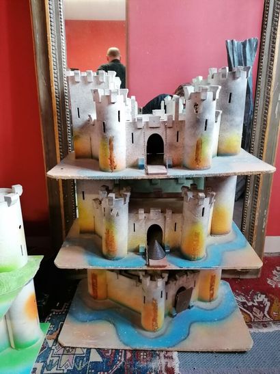 Lot de 3 châteaux en isorèle et plastique,...