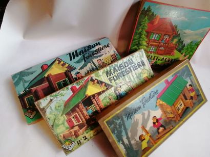 Ensemble de 4 coffret dont une boîte vide...