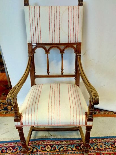 Fauteuil à accotoir de style Henri II tissu...