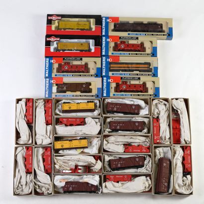 
Lot 25 wagons divers, WALTHERS, CCURAIL,...