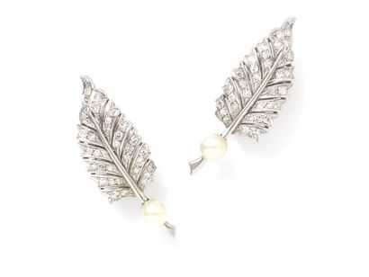 Paire de clips d'oreilles en or 750 et platine...