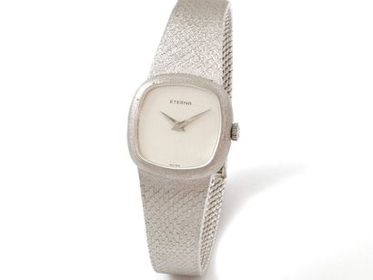 ETERNA

Montre bracelet de dame en or gris...