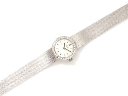 LONGINES

Montre bracelet de dame en or gris...