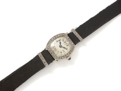 Montre bracelet de dame en or gris 750 et...