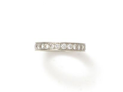 VAN CLEEF & ARPELS

American wedding band...