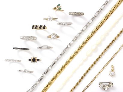 
Lot de bijoux fantaisie en métal, pierres...