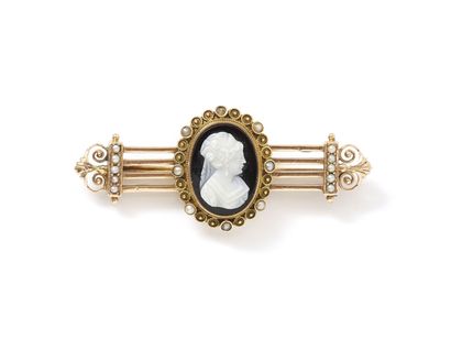 Brooch in gold 750 thousandths openwork,...