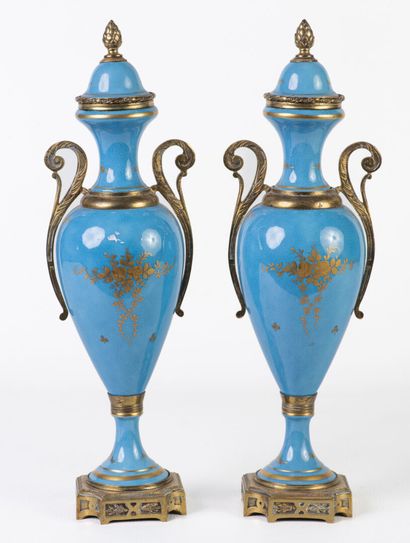 In the taste of Sèvres. A pair of porcelain...