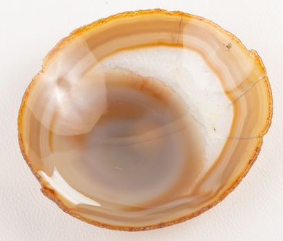 Polished section of a Uruguayan agate nodule...