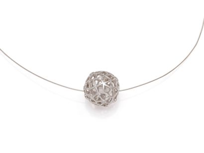 Delicate necklace composed of a twisted 750...