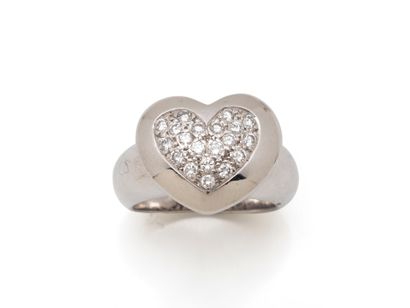 Ring in 750 thousandths white gold decorated...