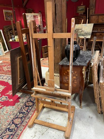 A wooden painter's easel, folding and modular,...