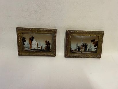 Lot de deux fixé sous verre miniature représentant...