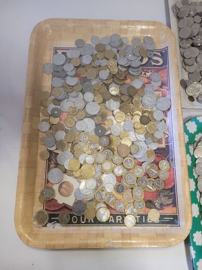 Lot de numismatique en vrac comprenant des...