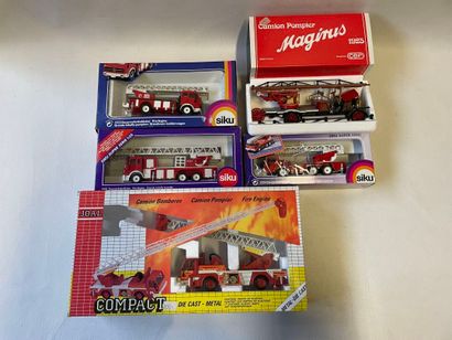 Un lot de 5 véhicules de pompiers de marques...