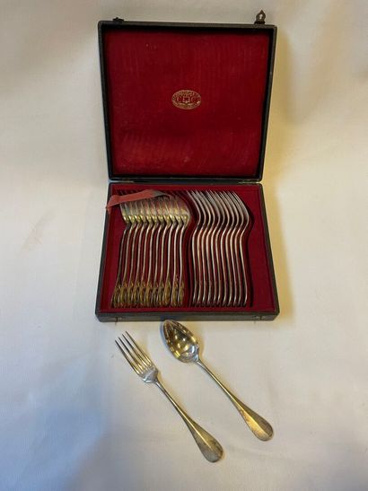 Maison Christofle. Une ménagère comprenant...