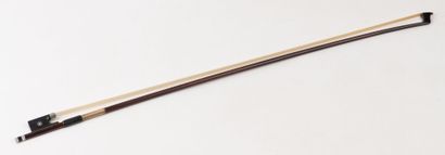 W. Seifert. Archet de violon, baguette ronde...