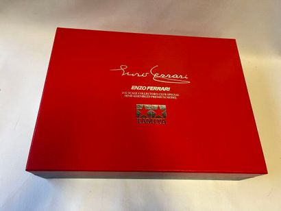 coffret ENZO FERRARI échelle 1/12eme, de...