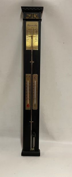 Un baromètre/thermomètre en bois. H100xL...