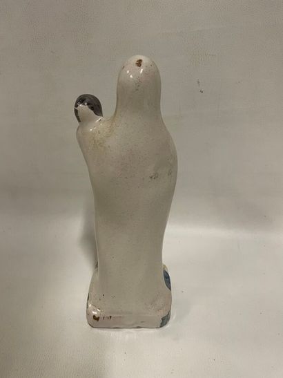 Vierge à l'enfant en faïence de Nevers. H27...